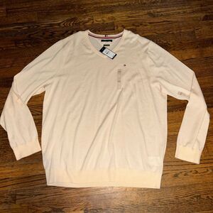 New Tommy Hilfiger Sweater